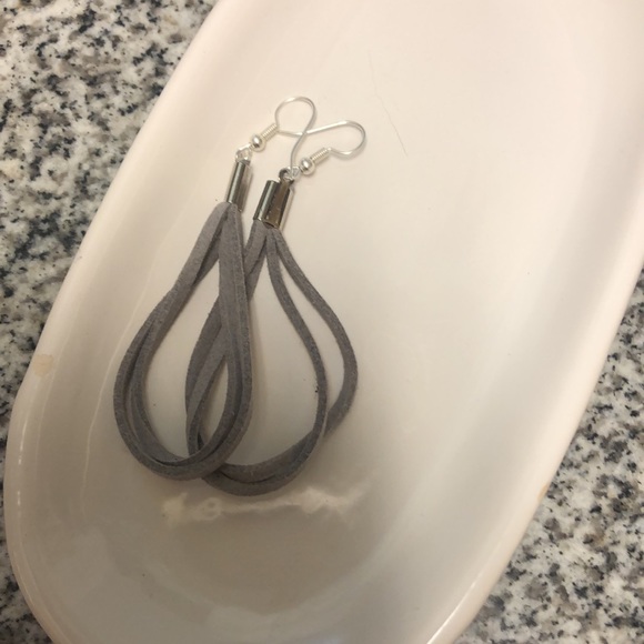 Cowgirl’s Ropes Leather Earrings - Picture 2 of 2